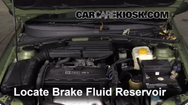 2005 Suzuki Forenza LX 2.0L 4 Cyl. Wagon Brake Fluid Check Fluid Level